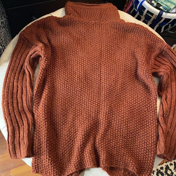 Charlotte Russe turtleneck sweater - Picture 5 of 5